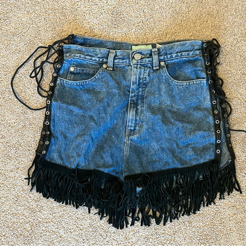 Vintage Sasson modern basics denim fringe shorts - 8